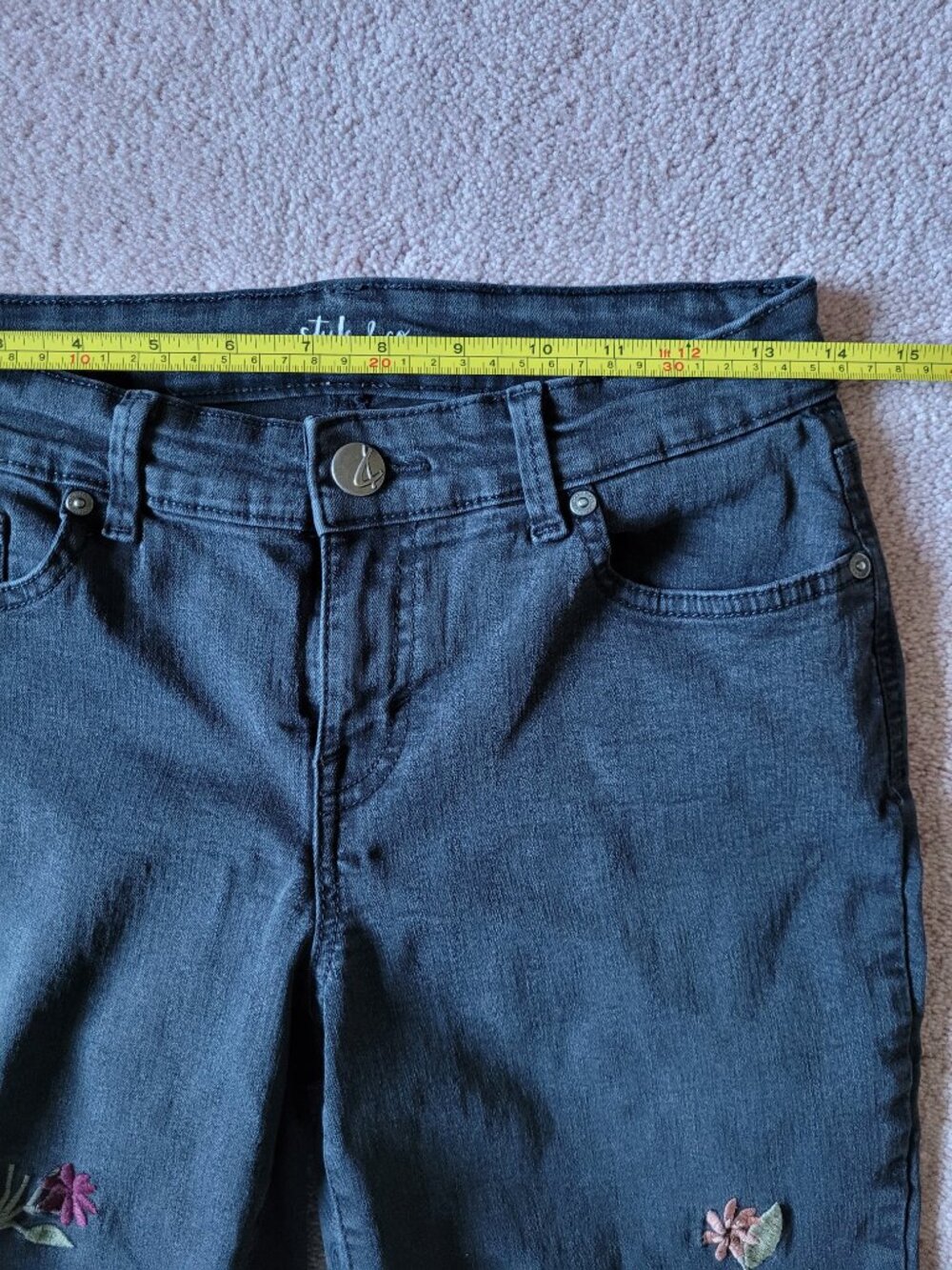 Style & Co Petite Curvy Ankle Floral Embroidered Stretch Black Jeans 4P - Picture 6 of 8